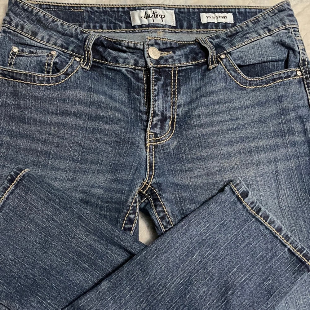 Buckle daytrip virgo skinny jeans.